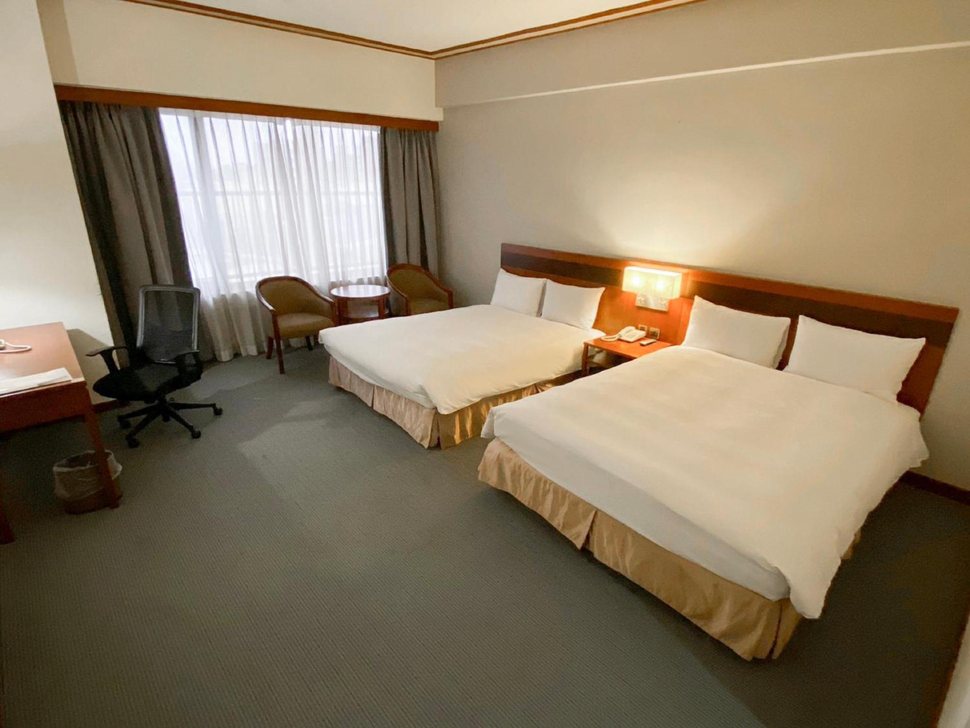 Guide Hotel Hsinchu Zhongyang Exterior foto